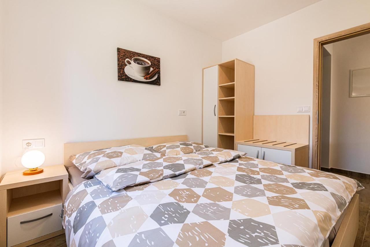 Apartmaji Banonia Veržej Eksteriør bilde