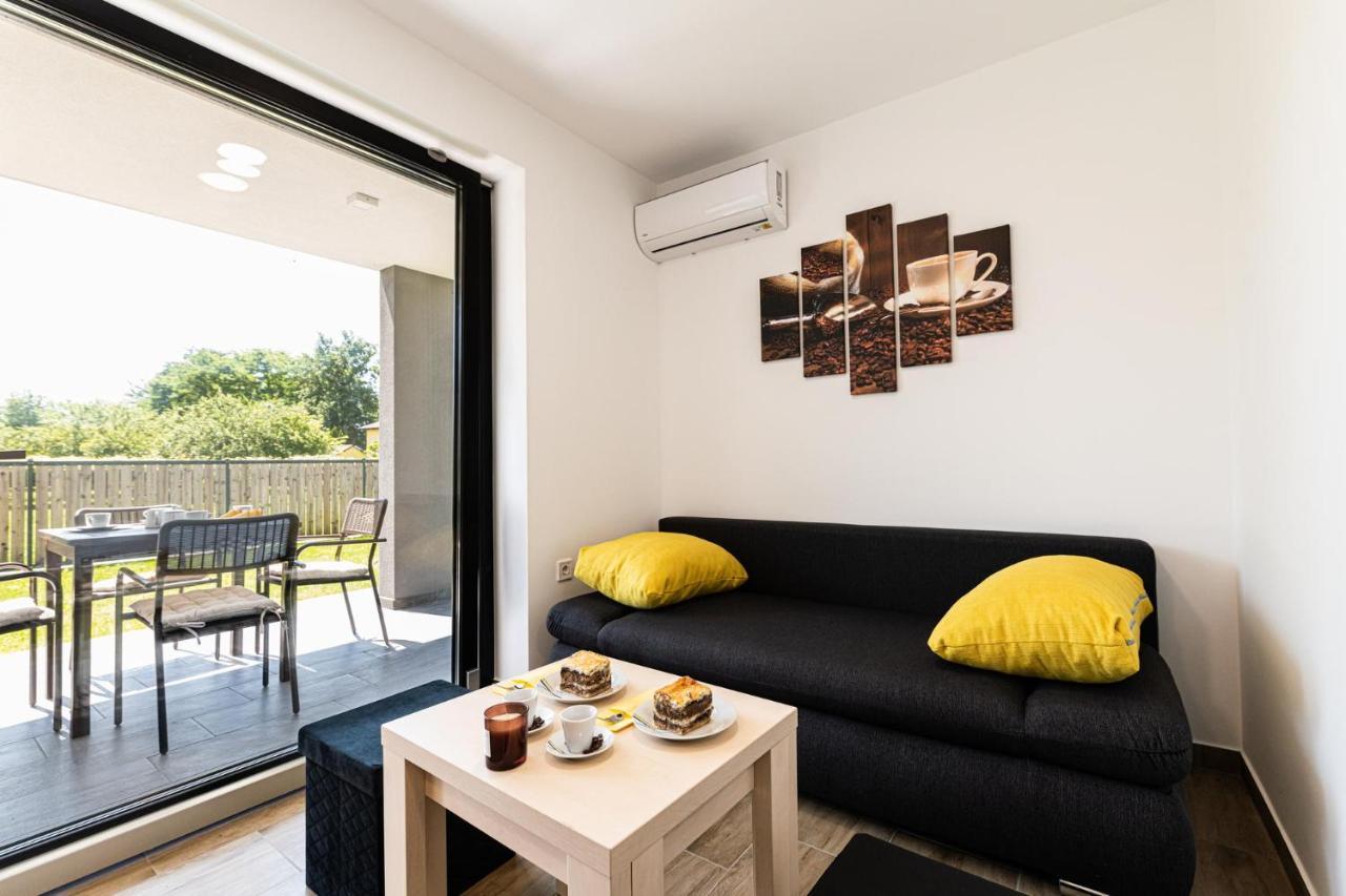 Apartmaji Banonia Veržej Eksteriør bilde