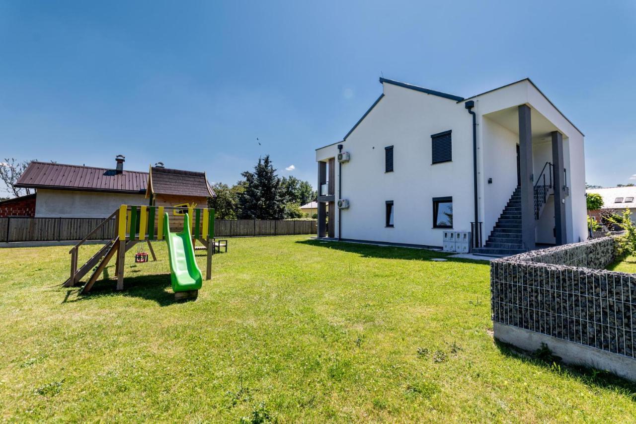 Apartmaji Banonia Veržej Eksteriør bilde
